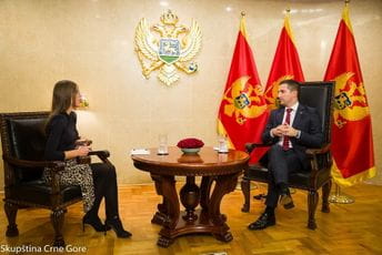 Bečić: Jedan od razloga odgađanja sjednice sprječavanje tenzija i podjela Bečić: Jedan od razloga odgađanja sjednice sprječavanje tenzija i podjela