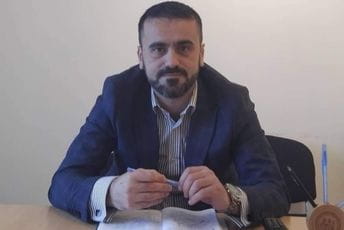 Vlahović: Nadležni da hitno zaustave posipanje otrova u Podgorici Vlahović: Nadležni da hitno zaustave posipanje otrova u Podgorici