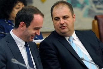 Albanska lista odbila da uđe u vladu Zdravka Krivokapića Albanska lista odbila da uđe u vladu Zdravka Krivokapića