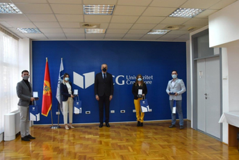 Studentima sa najboljim uspjehom uručene Plakete Univerziteta Crne Gore Studentima sa najboljim uspjehom uručene Plakete Univerziteta Crne Gore