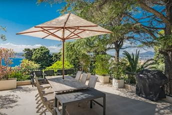 Prodaje se vila u kojoj je živio Šon Koneri Prodaje se vila u kojoj je živio Šon Koneri