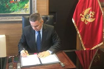 Crna Gora i Italija jačaju policijsku saradnju u borbi protiv ilegalnih migracija Crna Gora i Italija jačaju policijsku saradnju u borbi protiv ilegalnih migracija