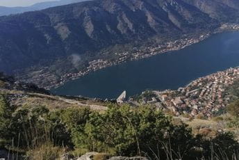 Planinski prevoj Krstac na Njegušima Planinski prevoj Krstac na Njegušima