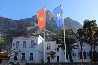 Obraćanje dekana Špira Ivoševića povodom Dana Pomorskog fakulteta Kotor Obraćanje dekana Špira Ivoševića povodom Dana Pomorskog fakulteta Kotor