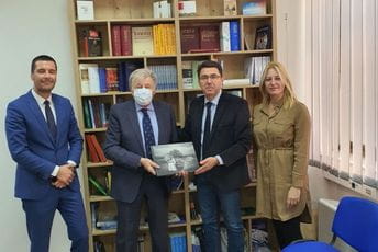 Princ Nikola Petrović posjetio Udruženje pravnika Princ Nikola Petrović posjetio Udruženje pravnika