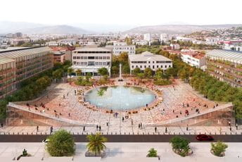 Vodeno ogledalo na Trgu nezavisnosti opciono rješenje Vodeno ogledalo na Trgu nezavisnosti opciono rješenje