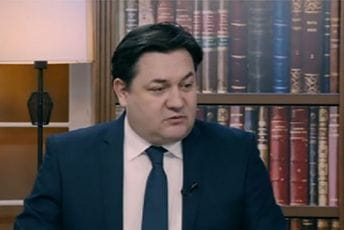 Seksistički komentar beogradskog profesora: Žene nijesu sklone političkom razmišljanju Seksistički komentar beogradskog profesora: Žene nijesu sklone političkom razmišljanju