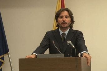 Divanović: Dug put je Carević prošao od krimovičkog skutonoše do svetosavskog janjičara Divanović: Dug put je Carević prošao od krimovičkog skutonoše do svetosavskog janjičara