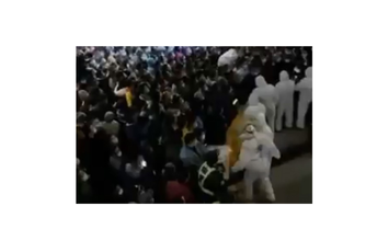 Haos na šangajskom aerodromu zbog naredbe za masovno testiranje Haos na šangajskom aerodromu zbog naredbe za masovno testiranje