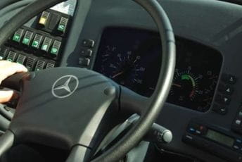 Glavni grad nabavlja tri minibusa za prevoz đaka koja će biti donirana Ministarstvu prosvjete Glavni grad nabavlja tri minibusa za prevoz đaka koja će biti donirana Ministarstvu prosvjete