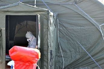 Varaždinska bolnica popunjena, smještaju kovid pacijente u šatore Varaždinska bolnica popunjena, smještaju kovid pacijente u šatore