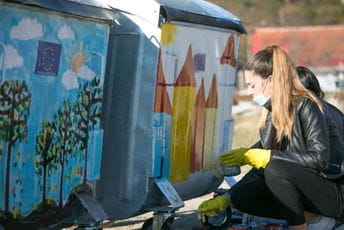 EU donirala Danilovgradu tri oslikana kontejnera EU donirala Danilovgradu tri oslikana kontejnera