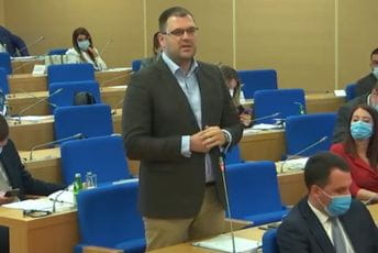 Anđušić: Napadima na rješenje rekonstrukcije Trga, pojedinci uzalud pokušavaju politički da ožive Anđušić: Napadima na rješenje rekonstrukcije Trga, pojedinci uzalud pokušavaju politički da ožive