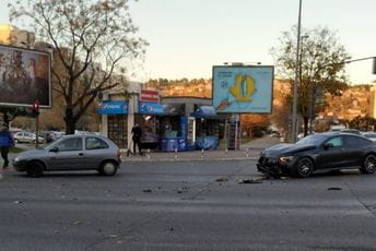 Udes više vozila, saobraćaj otežan Udes više vozila, saobraćaj otežan