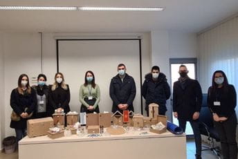 Mladi DPS-a Podgorica uručili donaciju Javnoj ustanovi Kakaricka gora Mladi DPS-a Podgorica uručili donaciju Javnoj ustanovi Kakaricka gora