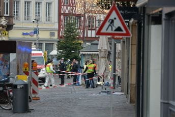 Njemačka: U ulijetanju vozila u pješake četvoro mrtvih Njemačka: U ulijetanju vozila u pješake četvoro mrtvih