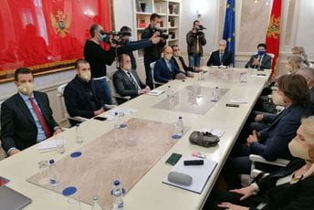 Krivokapić i ministri stigli u parlament Krivokapić i ministri stigli u parlament