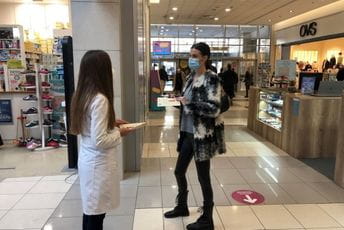 Studenti Medicinskog fakulteta UCG obilježili Dan borbe protiv HIV/AIDS Studenti Medicinskog fakulteta UCG obilježili Dan borbe protiv HIV/AIDS