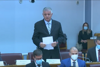 Jedino si im dobar ako nijesi Srbin Jedino si im dobar ako nijesi Srbin