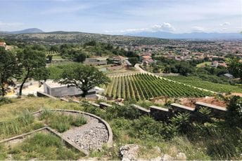 Zbog okupljanja u Podgorici procesuirano 11 osoba, među njima i pripadnik policije Ilustracija