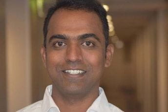 Najbolji nastavnik na svijetu dobio milion dolara, podijelio nagradu sa kolegama Najbolji nastavnik na svijetu dobio milion dolara, podijelio nagradu sa kolegama