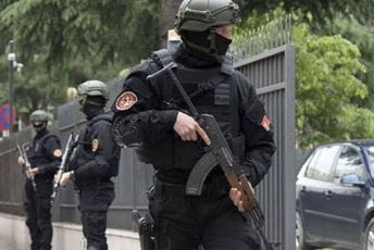 Uhapšeno devet članova novske grupe Uhapšeno devet članova novske grupe