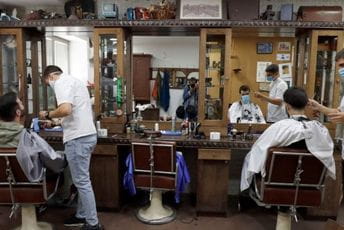 Obim posla frizera i kozmetičara opao do 80 odsto Obim posla frizera i kozmetičara opao do 80 odsto