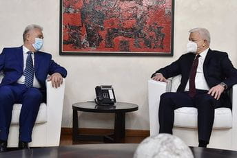 Marković se sastao sa Krivokapićem: Nadam se da će ova Vlada raditi u interesu Crne Gore i svih njenih građana Marković se sastao sa Krivokapićem: Nadam se da će ova Vlada raditi u interesu Crne Gore i svih njenih građana