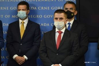 Milonjić umjesto Vladinog vozi ANB-ov mercedes Milonjić umjesto Vladinog vozi ANB-ov mercedes