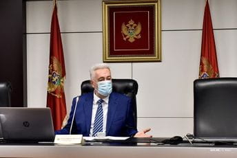 Krivokapić: Garantovaćemo isplatu plata i penzija, prijatan razgovor sa Markovićem Krivokapić: Garantovaćemo isplatu plata i penzija, prijatan razgovor sa Markovićem