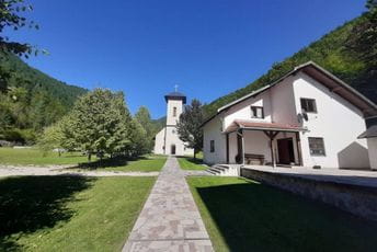 Izboden sveštenik manastira Glogovac, mještani u šoku, policija traga za ubicom Izboden sveštenik manastira Glogovac, mještani u šoku, policija traga za ubicom