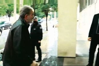 Savović došao na posao misleći da je on šef kabineta Savović došao na posao misleći da je on šef kabineta