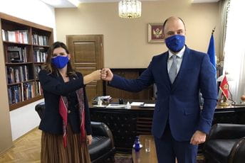 Radulović razgovarao sa ambasadorkom Popom: Crna Gora posvećena intenziviranju dijaloga sa Evropskom unijom Radulović razgovarao sa ambasadorkom Popom: Crna Gora posvećena intenziviranju dijaloga sa Evropskom unijom