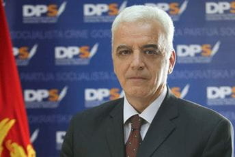 Duković: Vlada žrtvuje populaciju zarad ekonomije Duković: Vlada žrtvuje populaciju zarad ekonomije