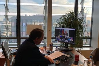 Varhelji o pregovorima: Moramo da izađemo iz ćorsokaka Varhelji o pregovorima: Moramo da izađemo iz ćorsokaka