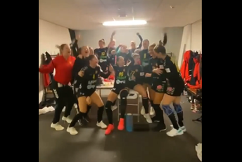 (VIDEO) „Čija li ona, čija, zastava što zlatom sija“ (VIDEO) „Čija li ona, čija, zastava što zlatom sija“