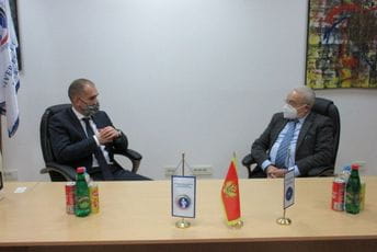 Ambasador Republike Sjeverne Makedonije Mihajlo Trpkoski posjetio Fakultet za sport i fizičko vaspitanje UCG u Nikšiću Ambasador Republike Sjeverne Makedonije Mihajlo Trpkoski posjetio Fakultet za sport i fizičko vaspitanje UCG u Nikšiću