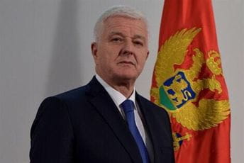 Marković: Leposavić nakon izjave o Srebrenici da podnese ostavku Marković: Leposavić nakon izjave o Srebrenici da podnese ostavku