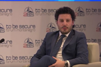 Abazović o zvjezdici pored Kosova: Ministar mora da kontroliše rad službenika Abazović o zvjezdici pored Kosova: Ministar mora da kontroliše rad službenika