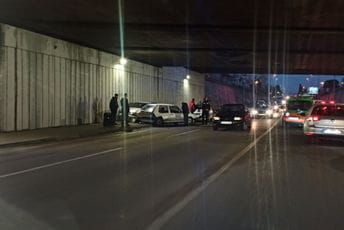 Udes u Podgorici, veća materijalna šteta (FOTO) Udes u Podgorici, veća materijalna šteta (FOTO)