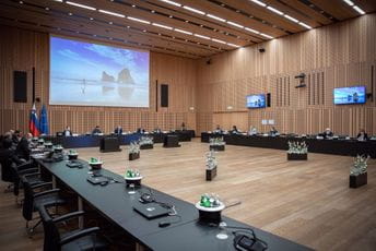 Slovenija popušta mjere, Iako nema značajnog poboljšanja epidemiološke situacije Slovenija popušta mjere, Iako nema značajnog poboljšanja epidemiološke situacije