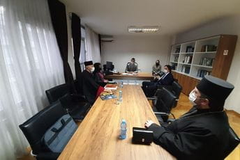 Lajović predao Ministarstvu peticiju zbog Izmjena Zakona o slobodi vjeroispovijesti Lajović predao Ministarstvu peticiju zbog Izmjena Zakona o slobodi vjeroispovijesti