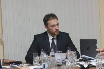 Milačić optužio Konatara i Ivanovića za izdaju, pozvao narod "da se odbrani 30. avgust" Milačić optužio Konatara i Ivanovića za izdaju, pozvao narod "da se odbrani 30. avgust"