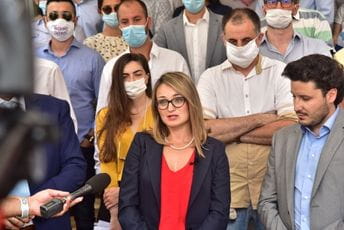 Vukotić-Jelušić: U Budvi da se bavimo problemima građana, a ne podizanjem spomenika koji dodatno dijeli narod Vukotić-Jelušić: U Budvi da se bavimo problemima građana, a ne podizanjem spomenika koji dodatno dijeli narod