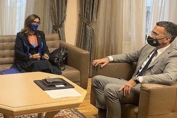 Ekselencijo Popa, zar stvarno mislite da smo idioti? Ekselencijo Popa, zar stvarno mislite da smo idioti?