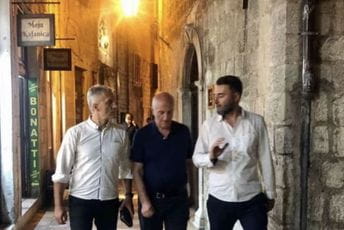 Zastupnik SPC i „kavčana“ na čelu ANB Dejan Vukšić u društvu biznismena Miodraga Dake Davidovića i potpredsjednika SO Kotor Siniše Kovačevića