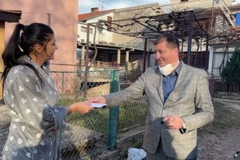 Ličnim primjerom podstakli sugrađane na solidarnost Ličnim primjerom podstakli sugrađane na solidarnost