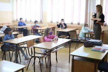 Za časove da se osposobe i kabineti, sale, holovi… Za časove da se osposobe i kabineti, sale, holovi…