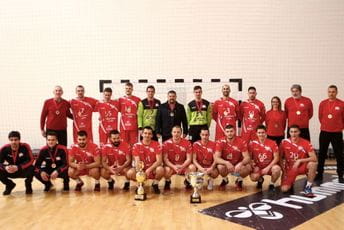 Lovćen osvojio deseti trofej pobjednika Kupa Crne Gore Lovćen osvojio deseti trofej pobjednika Kupa Crne Gore