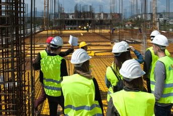 Dekanka Rakočević: Jubilej Građevinskog fakulteta obilježiće monografija “40 godina Građevinskog fakulteta” i časopis “Researches” Dekanka Rakočević: Jubilej Građevinskog fakulteta obilježiće monografija “40 godina Građevinskog fakulteta” i časopis “Researches”